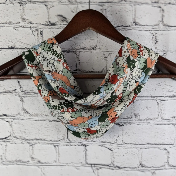 Whimsical cats scarf, neckerchief, light green polyester, unisex - Picture 10 of 11